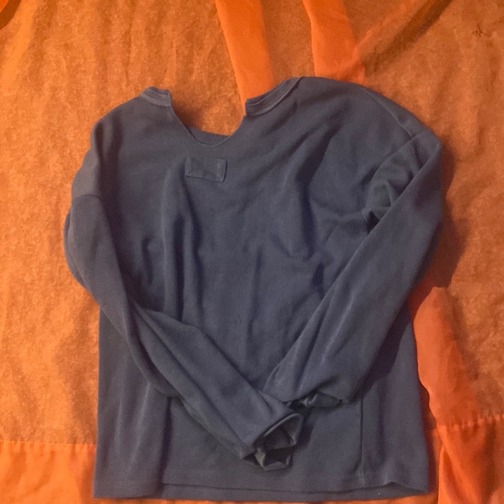 I’m selling this fashion crew neck!